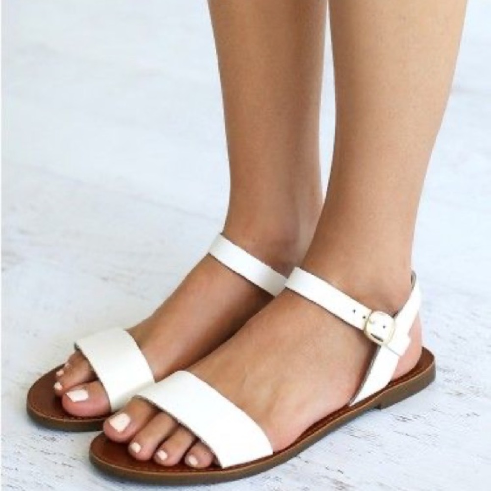 Steve Madden Donddi white sandals